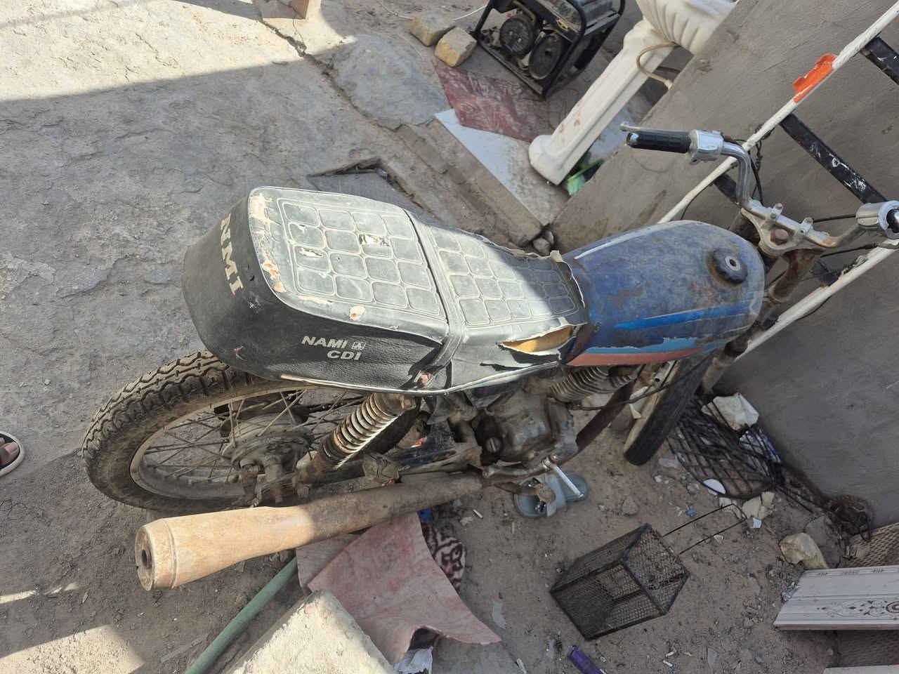 سلام عليكم  دراجه برفاز  مال كراب شغاله مكينه ناعمه ونشطه امانت الله  دراجه حلوه شاصي عدل  شغاله نواقصها بريك خلفي واكف ول امامي شغال  وسكليتر فقط جيب سكليتر وبطل بانزين وشغل وطلع. مكاني ابو الخصيب بهادريه  هـ*********** متواجد. سعر 200 بيها مجال
