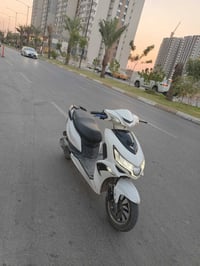اعيد النشر بسبب الوعود الكاذبه دراجه سكنس شحن 6باتري72فولت تمشيك40كيلو...
