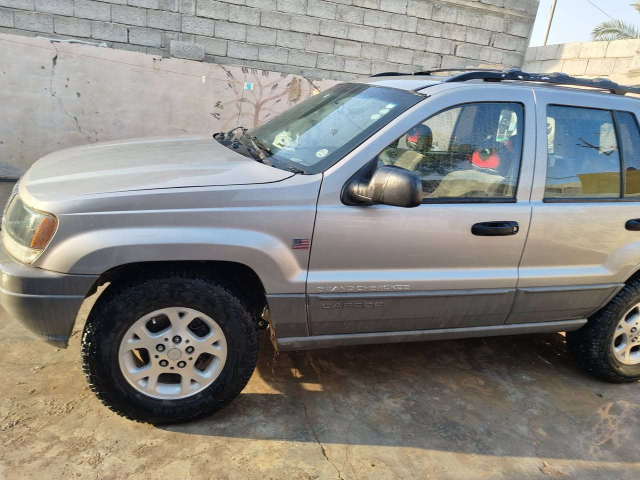 السلام عليكم
جيب شيروكي موديل 2000 سياره بلاديه بل كامل 

بدون قطره صبغ كير محرك كهربائية كله شرط بلاديه 

6 بستم محرك 4000 رقم سليمانيه أماني الجديد سنويه لحد 31 بسمي شرط وكاله تحويل 

للجنايه الجيب والي يعرف قيمتها قفله السعر 82 

والي يدور أرخص أكو حتا أب 30 وتحياتي للجميع

رقم الموبايل ***********
