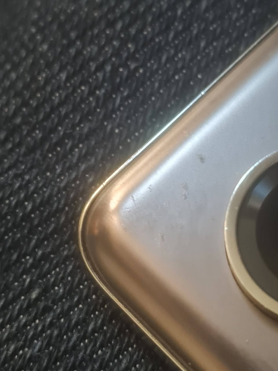 Tecno camon 40 pro 5g 12gb

الجهاز كلش نضيف بس بيه طخة خفيفة فوك الكامرة عل يسار مثل ما موضح بالصورة ويجي
بوحده بدون كارتون وملحقات السعر 300 الف
وبيه مجال بسيط للطيبين

مكاني الكرادة - العرصات - مستشفى العرصات الاهلية للتجميل للتواصل خاص او عالرقم
***********
