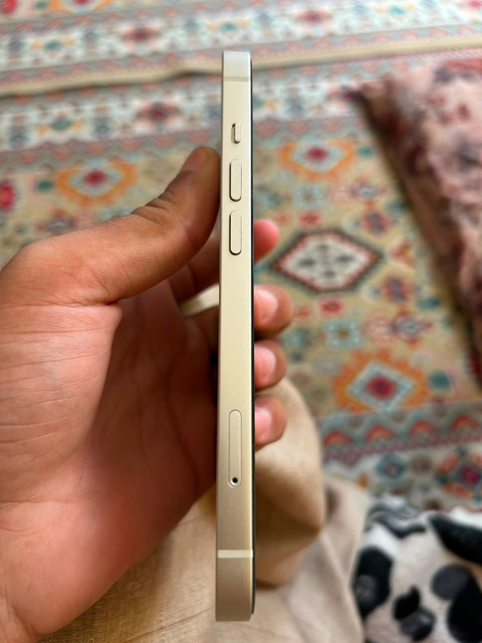 السلام عليكم أيفون 13 عادي للبيع ذاكره 128نضيف جداً جداً بطاريه 94 بلادي ممفتوح شاشه بطاريه كله بلادي قبل فتره خلص ضمانه ماستر السعر 525 وبيه مجال للشراي العنوان بغداد رقم الهاتف ***********
