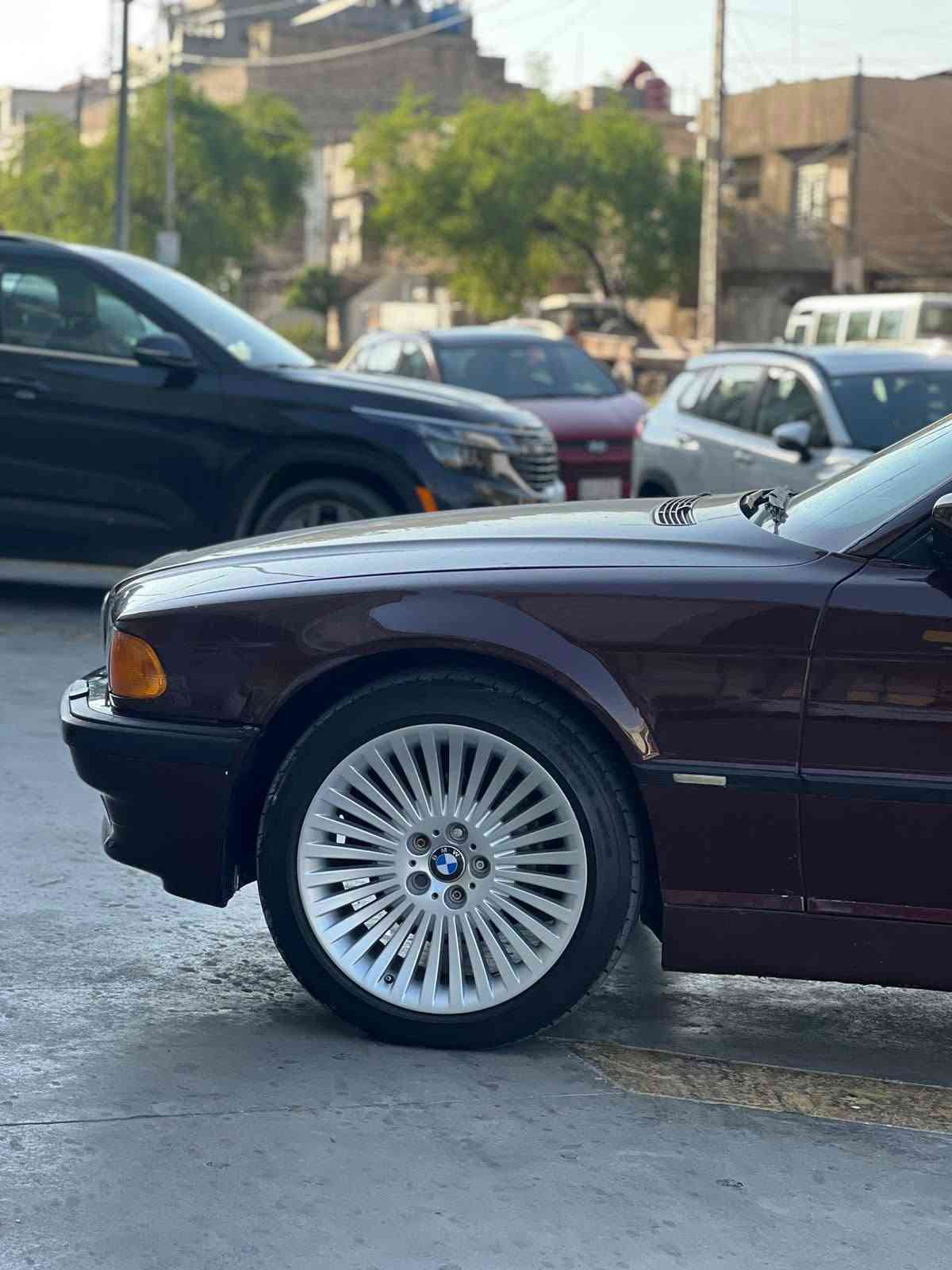 السلام عليكم للبيع أو مراوس بيئم خفاش 728i أصل 1996
رقم اربيل جديد مكان السياره بغداد الحريه السعر 68$ وبيها مجال بسيط ***********
