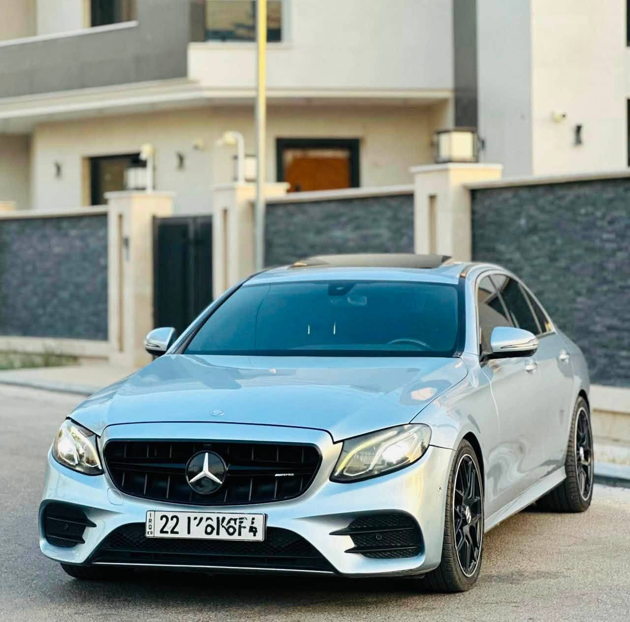 للبيع مارسدس E300 AMG
مع باج تظليل من دائرة مرور اربيل 

موديل 2018
فتحة سقف 
صندوق كهرباء 
لد متغير الوان 
كامره خلفيه
كشنات كهرباء تدفئه
كشنات جلد قرميدي
سماعات برو مستر 
شاحن لاسلكي 
اوتو بارك +اوتو هولد
5 انظمة قياده
شاشه حجم كبير 
رادار امامي +خلفي +جانبي 
لايت متحرك 
حساسات 360 درجه
نايت ادشن
ماشيه ٧٢ الف
صور الحادث ع الخاص
السياره جاهزه من كل النواحي ع ايد وحده 
صفر مسج
السعر 21800$ 
للاستفسار ***********
المكان مجمع بوابة العراق
