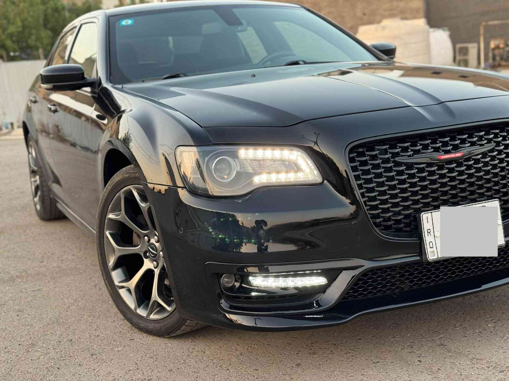 السلام عليكم
كلايسلر اوباما 2021  
دخول جديد كتاب ضباط 
تحويل ثاني يوم
وارد امريكي حادثها بس فقط جاملغ مبدل نفس اللون بدون دواخل   

دواخل
ماشيه 88 الف ميل
فئة الـ S فول عدا الفتحه :
بصمه

شاشة چبيرة 
دواخل جلد كهرباء
تدفئة مقاعد امامية  
نقط عمياء 
تشغيل عن بعد . 
رقم بغداد تحويل ثاني يوم
السعر 255 
عنوان الكراده 
رقم :***********
