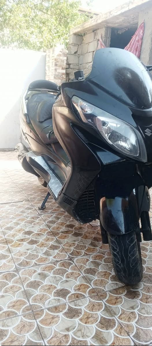 مكلف بلنشر دراجه سكاي ويف للبيع كلش نضيفه 550وبيه مجال حك الجيه مكانه حله شارع 80للاستفسار الاتصال بالرقم ***********
