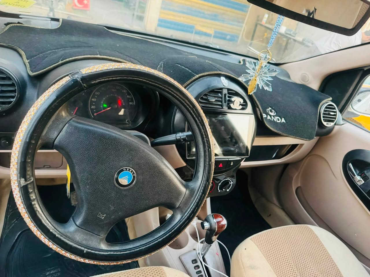 للبيع باندا موديل 2013 رقم بغداد   الدولي بسمي كير محرك مكفولات تبريد شغال تخم تاير كهربائيات كلها شغاله بيه فقط جاملغ يمنه مبدل بدون ضرر السعر 40 وبيه مجال بصيط مكاني بغداد رقم ***********
