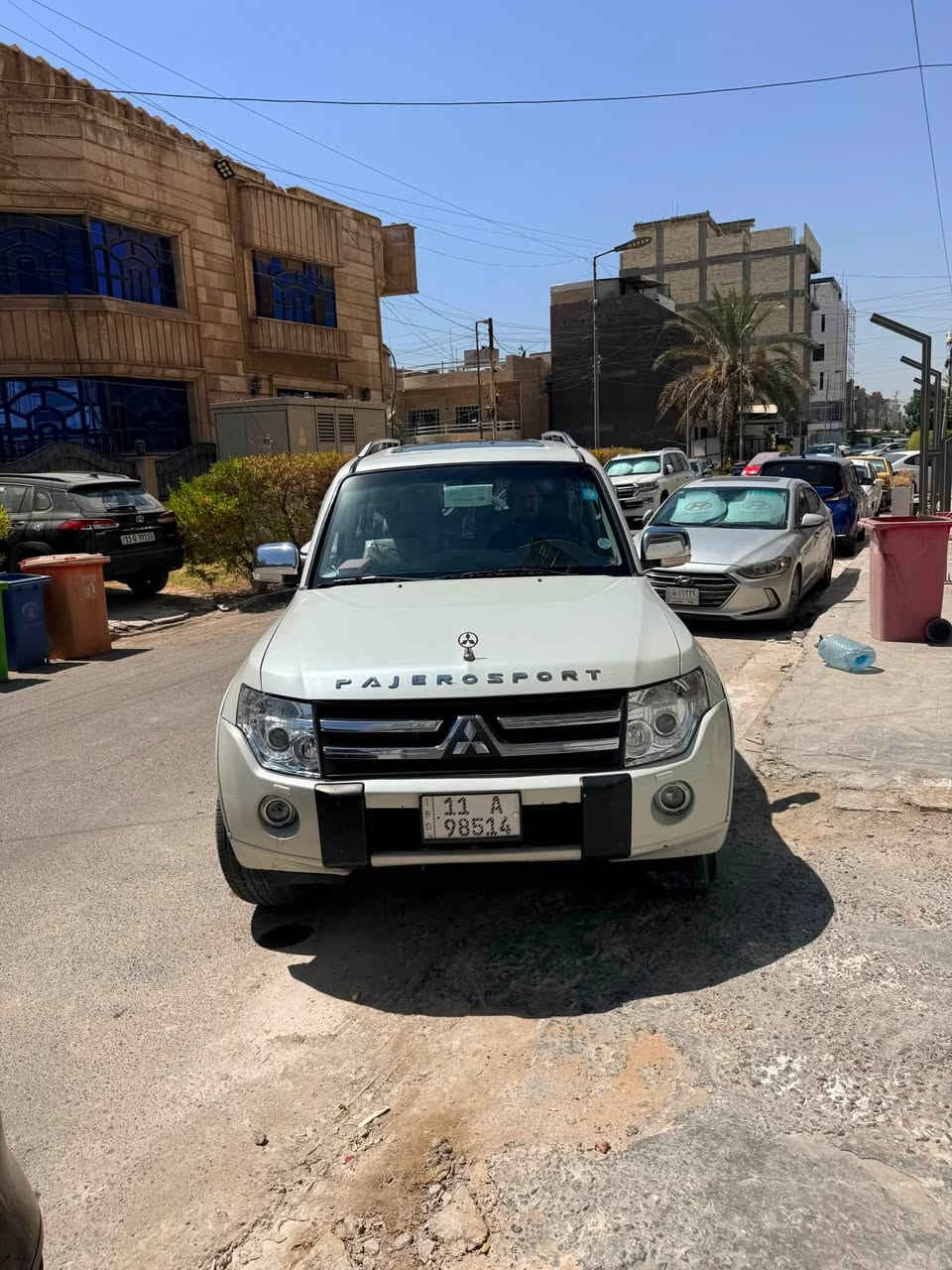سلام عليكم
باجيرو مديل 2008 خليجي 

مكفولة بيها بارد بجاملغ الامامي جهة الصدر و بيها صبغ بالسلايت 

تبريد ثلج تلث قطع 

محرك 3000

رقم بغداد نكليزي الجديد 

السيارة خيرة من الله باتري جديد قبل يومين بدلته

السعر 125 و بيها مجال بسيط 

***********
