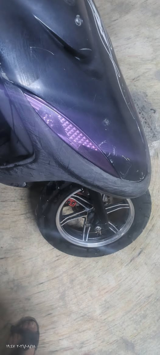 ماكس عدله 49 مفتوحه ولفات دراجه كلش حلوه وناعمه وختم واحد
ربع نكره تشتغل لا نضوح ولا تبخير ولا صوت 
دراجة نقصها بس لايت والصالصنه طاكه يرادلها لحيم لين صوتها علي بيها ويل نجمه وبيها صالصنه صوتها كلش مرتب وبيها اشاير وبك معروف سعرهن شكد وبيها قبق عنبار 
سعرها 750 بيها مجال 
متواجد واتساب أو خاص 
***********
