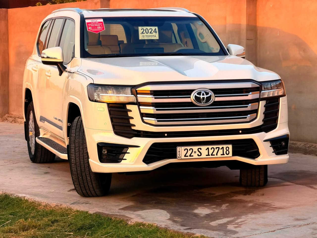 ‏‎سلام عليكم 
 للبيع  🌹
ساز  2024  GXR -Limited 🌟
بسعر جدا مناسب 🔥
ســـــــنة الــــصـنع: 2024 ساز تطبيق 
لوحة التســـجيل: اربيل  بأسمي
الــمسافة المـقطوعه: 9 الف كم
نـــاقــــل الــــــحركــة:  اوتوماتيك
ســــعة الـــــمــــحرك:  4.0 تنفس طبيعي 
انــدفــاع الــعــــجـلات:خلفي وامامي (دبل اكسل)  
لــــــــون الــــســـيارة: ابيض صدف
لــــــــون الــــفـــــرش:  جلد لون بيجي 

الـــــمــواصـــفات . 

 شاشه كبيرة لمس كارپلاي بلادي
مرايات كهرباء  وقلاب
  تبريد مركزي 3 قطع
 ثلاجة 
تحكم استرين
 نظام ايكو 
تبريد وتدفئه لجميع المقاعد السائق وجميع الركاب
سستم صوت كامل  gbl
شاشات عدد 3 بلادي حفر من الكشن مو تركيب
سلايت
دبل اكسل
ويل كب كروم حجم20
بكرة تحكم بوظعيات القيادة 
ريتايدر 
داخل مطعم بصاج بلادي
دوسات ختم واناره لاندكروز بلادي
شاحن لاسلكي لشحن الهاتف النقال بلادي
اشارة متحركة
هاندبريك بصمة واوتو هولد
لايتات امامي متحرك زنون
رادار امامي توقف ذاتي
كشنات خلفيه كهرباء 
شاشه تحكم لوحة مفاتيح التبريد الخلفيه دجتال
مخرج كهرباء تغذية خلفيه 100W و220V

حـالة الـسيارة كفالة من جميع النواحي 
استيراد شركة ساز  
  🟩                   
للإستفسار الاتصال ع الارقام التالية 📲 

‏  ***********
    ***********
