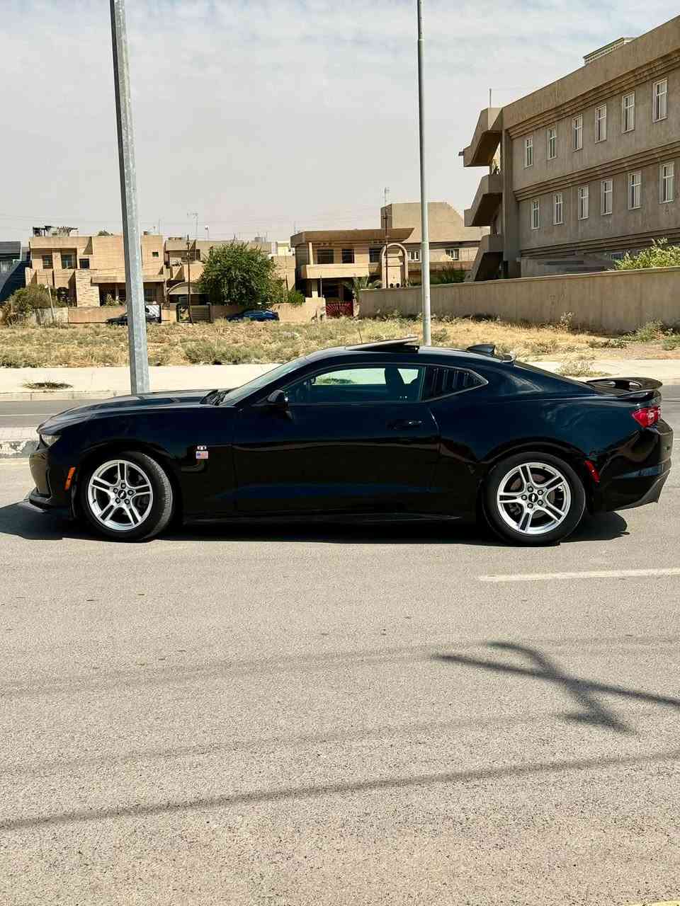 سلام عليكم chevrolet camaro 1lt
📌ارخص كمارو 2024 مواصفات lt النسخة الأخيرة 
فتحه سلايد 💎
شاشة كبيرة ليد 🖥️
كامرة خلفي دوارة 📷

🚨كشنات مخمل رمادي حالة ممتازة + كهربائي
ستيرن D تحكم جهتين + تحكم بقوة 

🏁🎈3 وضعيات تور + سبورت + ثلجي
اكتف كزوز بلادي بيه فصله من تحط سبورت صوت رياضي حلو 
جامات اوتو / تبديد ثلج
مواصفات الكمارو معروفة 

📌📌📌بجم كبس سيارة 4 قطع : باب سياق وجاملغات خلفي وصندوق صبغ وباب النفر مبدل بلادي و جاملغ نفر امامي بيه رعصة ما مسويها هنا صارت 

🔴🔴🔴سعر السيارة 💵168 ورقة وبي مجال رجاءا لا تقارنها بالموديلات السابقة هاي آخر إصدار ومواصفات حلوه وبدون اي مشكال صيانة جديدة كير محرك كهربائيات شرط الفحص 

عنوان موصل حمدانية *********** واتساب 💎💎
