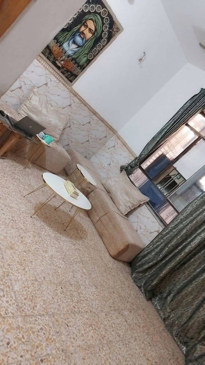 سلام عليكم ورحمه الله وبركاته 
بيت للبيع طابو زراعي مساحته 200 مربع طابق ونص سند 25 
العنوان العبيدي الرئاسه شارع عشرين شارع الساده قبل مجمع الببسي 
الاستفسار الاتصال على. هذا الرقم 
***********
