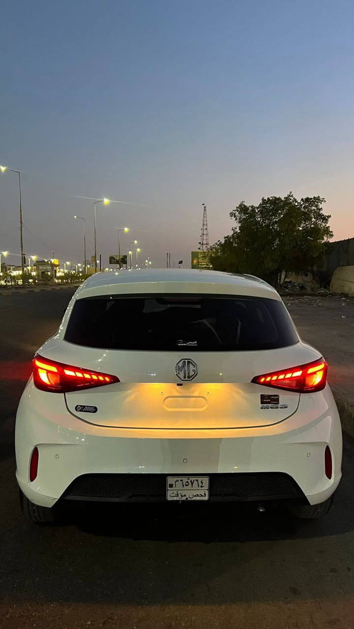 MG3 
مرخصت الادمن
موديل 25 
ماشية ٢٠ الف
السعر 100وبيه مجال

مرقمة كاملة  باسم المالك ( حرة )

الضربات 
دوسة راجع حار وصبغ شويه
جاملق امامي بارد
جاملق خلفي ضربة خفيفة بارد

***********
كروب MG البصره 
كروب MG العراق الرسمي Group MG IRAQ Official
