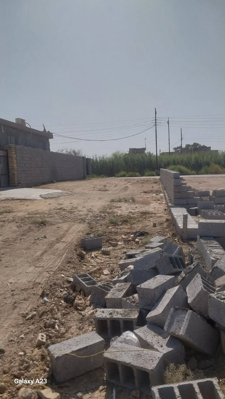 الموقع: بغداد – جسر ديالى / الكرغولية (السايد الواحد - نزلة معرض دبي - التقاطع).
​المساحة: 200 متر مربع.
​السنَد / القانون: زراعي قانوني.
​المواصفات: تقع على شارعين (واجهة أمامية 9 متر، وواجهة خلفية 8 متر).
​الخدمات: متكاملة (ماء، كهرباء، تبليط، مدرسة، وجميع الخدمات الأساسية متوفرة).
​السعر: 16 مليون دينار عراقي.
​📞 للتواصل والاستفسار: ***********
