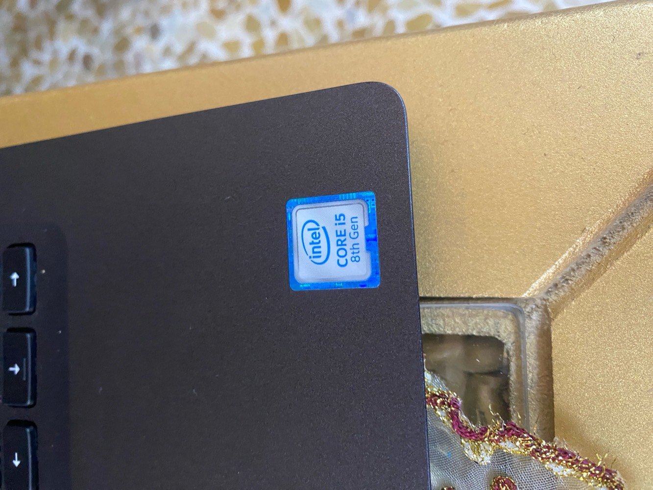لابتوب ديل 5400 كور i 5 الجيل8 ssd 
256  ارام 8 شاشه لمس حجم14 تواصل وتساب ***********