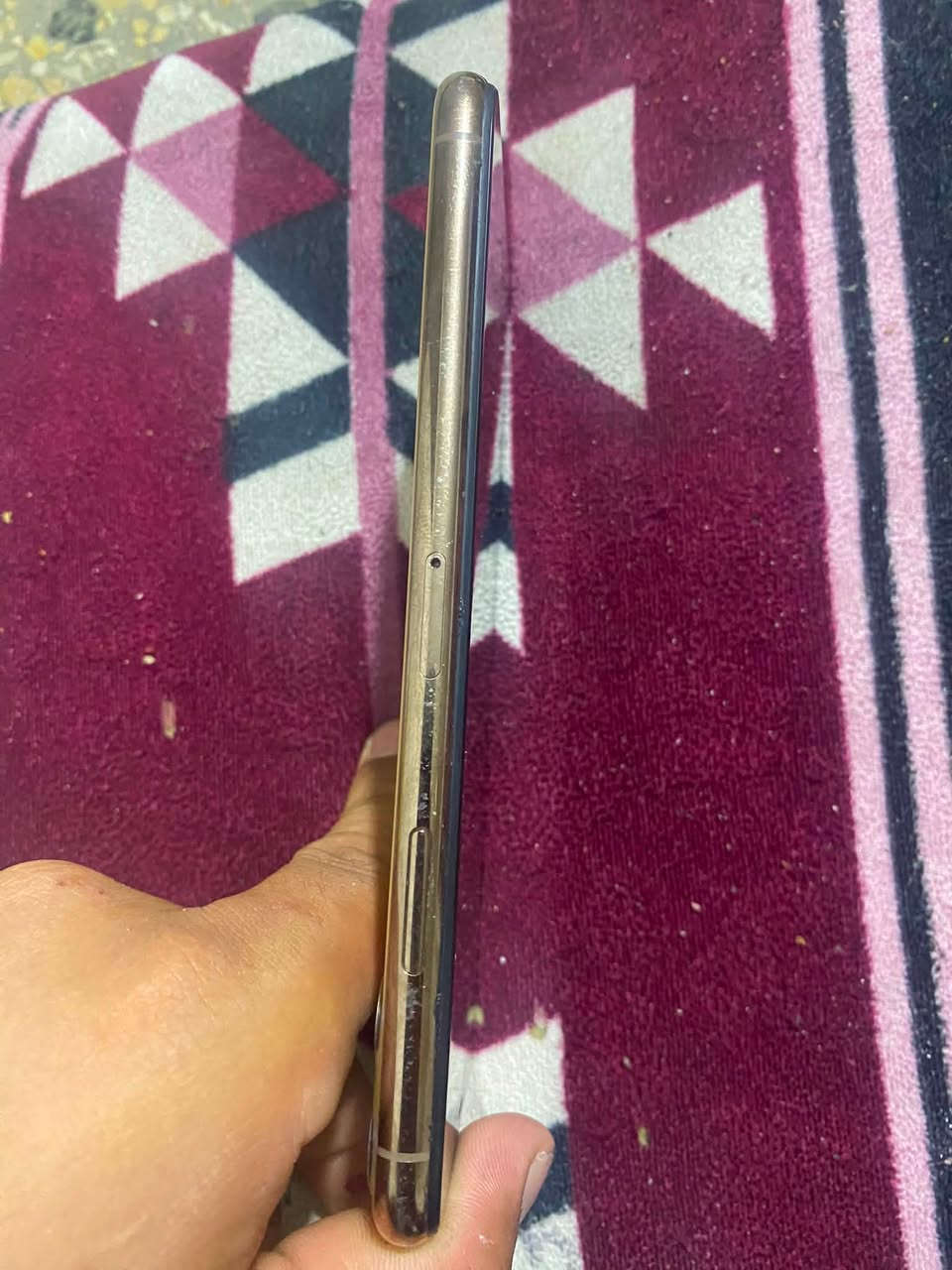 سلام وعليكم ايفون ١١برو ماكس مبدل شاشه وسط لا اكلك اصليه ولا اكلك عاديه لا شاشه وصط تلث خيارت كامرات الخلفيه اتوقفن باخر تحديث ذاكرا ٢٥٦ بطاريه ٧٣ باقي جهاز كله مكفول اما نضافه كدام عينك للستفسار اكثر اتصل ودلل *********** مكاني بغداد حي جهاد
