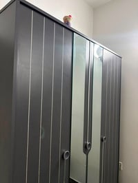 كنتور ثلاث أبواب للبيع جدا جدا نظيف استخدام شهر واحد فقط  السعر ٢٥٠  م...