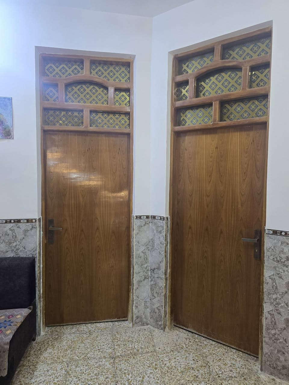 بيت طابو زراعي سند ٢٥
المساحه ١٢٥ متر 
الواجهة ١٠ متر  و

النزال ٢٠ متر
بيت بناء كونكريت مسلح 
يتكون من غرفتين وصاله ومطبخ وصحيات داخليه وخارجيه 
الموقع جيد جدا 
شارع علي قماره 
خلف الحسينيه تبعد عن الشارع  الرئيسي ١٠٠ متر

عرض الشارع ٦ متر موقع ممتاز 
للاستفسار والاتصال على الرقم التالي ***********او مراجعه مكتب دلاليه سيد عيد للعقارات شارع ٦٠ مجاور سلوان ابو الكاشي 
مقابيل اسواق ابو العبد شارع علي قماره
