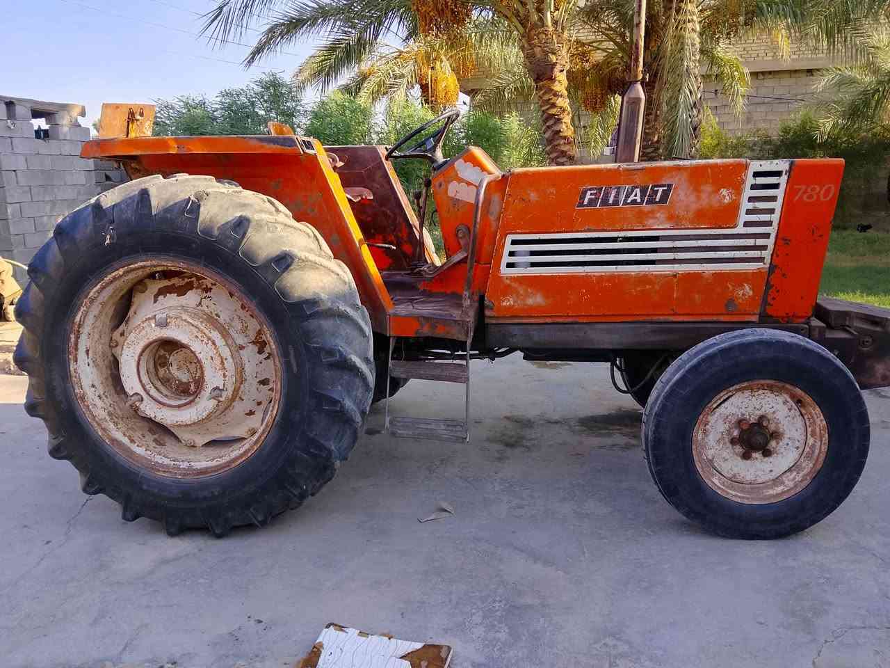 السلام عليكم 
فيات 780 للبيع 
رقم بابل مكينه جاهزه للعمل 
واسط قضاء العزيزية التواصل الاتصال على الرقم👇
***********
