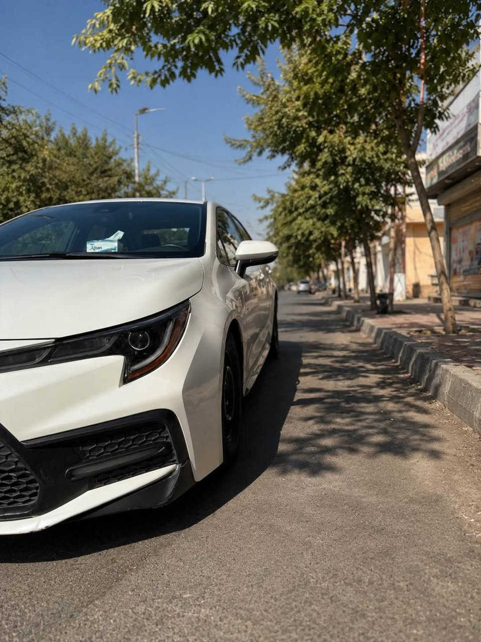 كورلا 2020 sxe  فول السيارة شفتات ستيرن محرك 2000 تدفئة با كشنات فتحة سقف بصمة اوتو هولد سايد بريك دكمة كير ومكينة مكفولة بيها صندوق صبغ مال حادث والبنيد صبغتة بسبب الحصو وعندي تصوير قبل الصبغ السيارة بدون ايرباك ماشية 153 الف كيلو السيارة مابيها نقوصات تخم تاي. جديد باتري جديد الحداية نص عمر السيارة معوقين تنفك السيارة ب 2027/1/15 يعني بعدلها شهرين ونص والمعوق اقاربي السيارة جديدة ك استخدام بانزين فقط محسن تبديل دهن فقط عند الحسام  
مكان السيارة بغداد / الغزالية 

ملاحظة السيارة ياباني اصل مو وارد صيني لو تركي 

***********
*********** 

السعر اتصل وبيك خير وادلل بغداد, العراق

نص مكتوب في الصور:
- 000-29018174 - 11/25/2020 - IAA
- 000-29018174 - 11/25/2020 - IAA BidFax.info