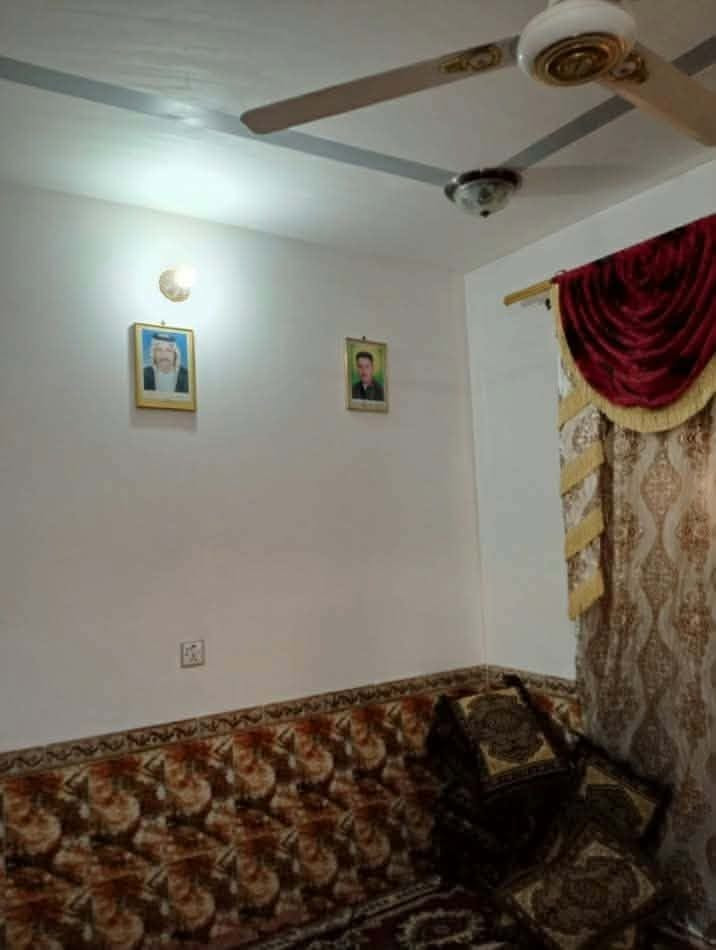 بيت طابو المساحة 140متر  ركن طابقين بصوب بني ركاب حي المنتظر قرب مدرسة الحشد مقابل مجمع بركات المهدي المنتظر 
الطابق الأول غرفة وصالة ومطبخ وديوانية والبناء طابوگ والسگف كونكريت ماعدا السياج والصحيات بلوك
الطابق الثاني ٣غرف والبناء ثرمستون والسگف كونكريت ملبوخ فقط

السعر الكلي 130مليون 
مطلوب اسكان 11مليون

نص مكتوب في الصور:
- ٠٦:٤٨ ٢٠٢٦/٠٥/٠٣
- ٠٦:٣٩ ٢٠٢٦/٠٥/٠٣