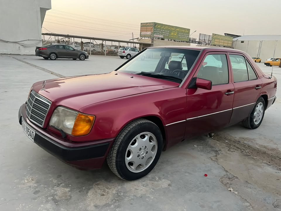 ‏السلام عليكم للبيع مرسيدس موديل 91 رقم بابل دولي تحويل ثاني يوم سيارة محورة مكينة بطة تخم تاير جديد حدادي جديدة السيارة ما فيها ضربة قوية العنوان واسط الكوت مركز المدينة البيع مستعجل السعر 52 وبيها مجال للشرا رقم الموبايل *********** ￼

