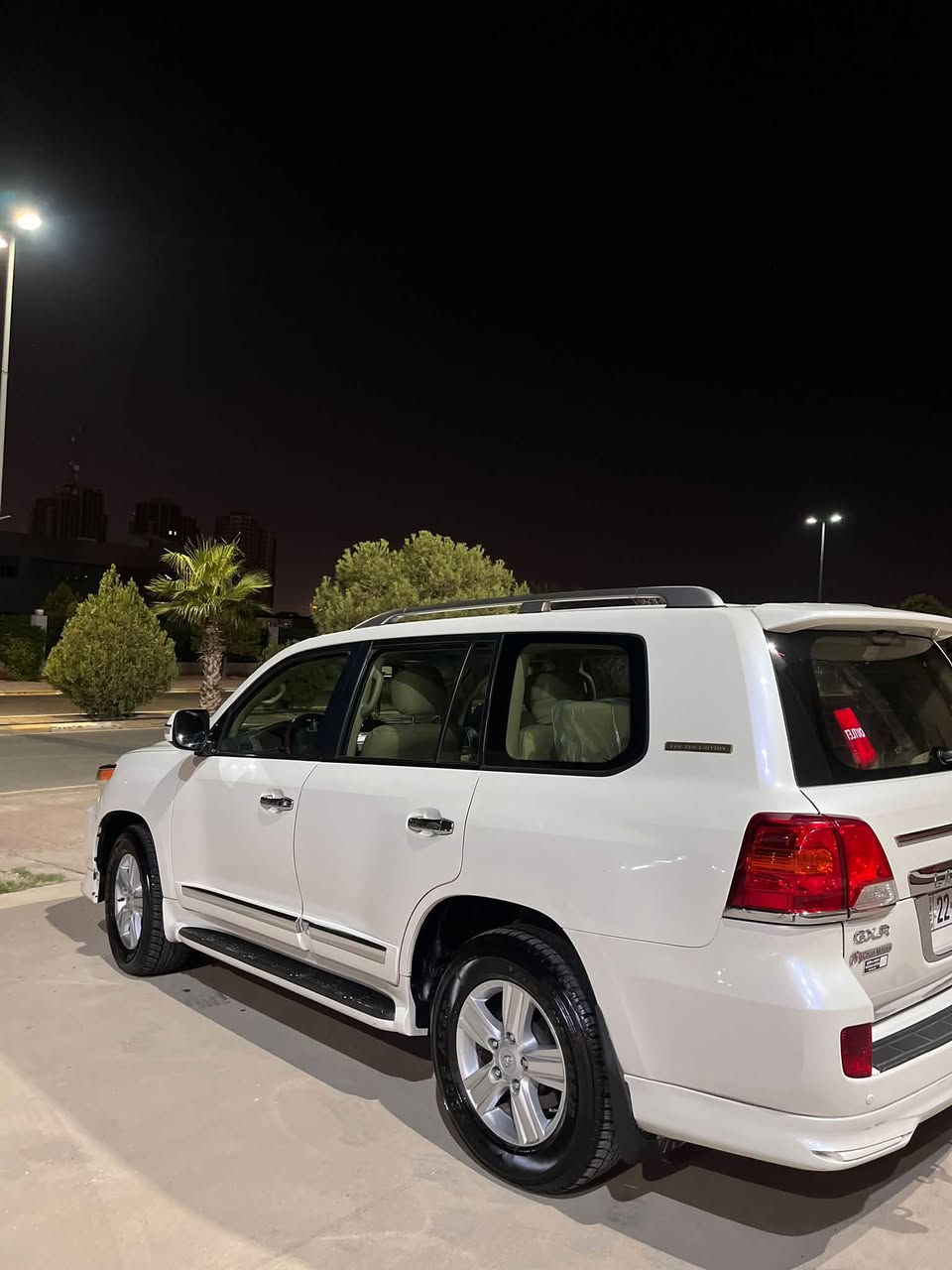 لاندكروزر • ٢٠١٣ • V8 ٤.٦