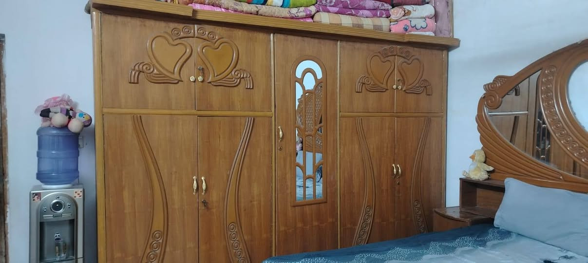 غرفه للبيع مكان بغداد سعر 250 قفل رقم ***********
