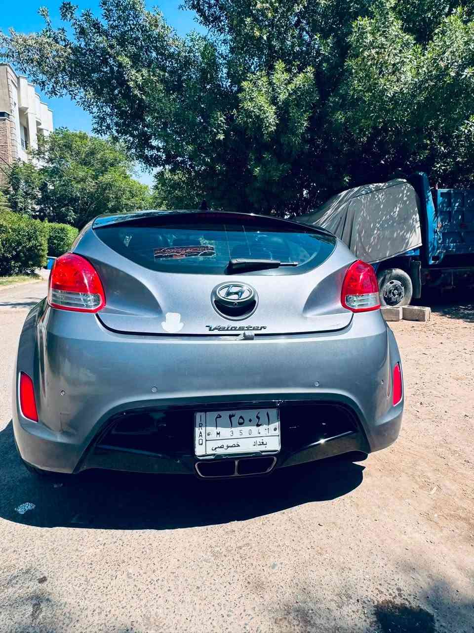 السلام عليكم

هونداي فوليستر موديل ١٣ فول مواصفات للاخير 
السيارة وارد امريكي حادثها جاملغ عكس السايق موجود بالصور
ايرباك دشبول  
ماشية 80 الف
بانوراما 
سستم سماعات
شفتات ستيرن
تبريد ثلج 
كير ومكينة كفالة 
بيها طخة بالدوسة ورصعة بالجاملغ موضحها بالصورة 
مكانها بغداد حي تونس
السعر 79 وبيه مجال للشراي
للاتصال ***********
