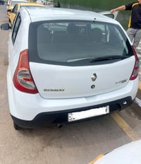 رينو سانديرو مديل ٢٠١٢  كير محرك خير من الله ماشيه ٥٩ الف فقط تخم تاير...