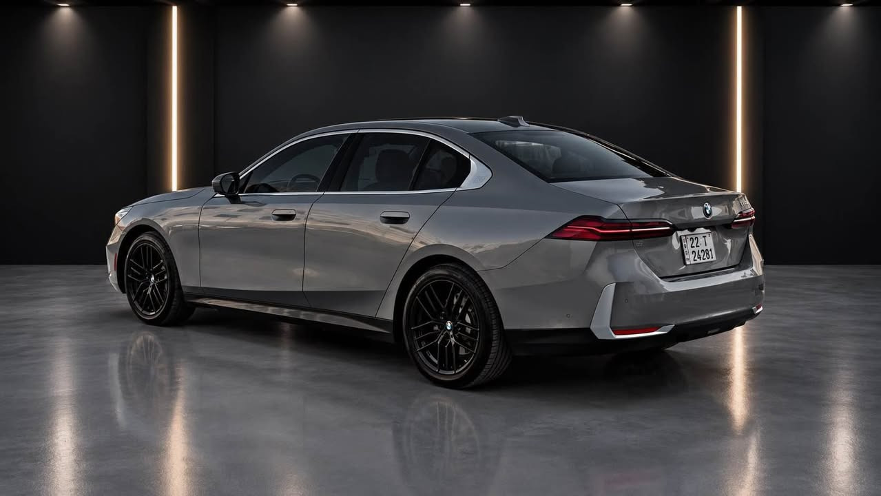 Bmw 530i سەیارەکە کلین تایتلە هیجی پیوە نیە دەعامی بۆ دەعامی بەشەرت مەکینە چوار پستۆن سەیارەکە قەپات مواسەفات کامیرا ٣٦٠ رادار گەورە داتاشۆ سەماعە هارمان کرادۆن لەجوانی سەیارەکە مەپرسە نوقتەش بەشەرت ٣٦هەزار رۆشتوە مۆدیل 
٢٠٢٤
رەقەم موبایل *********** السليمانية, العراق
