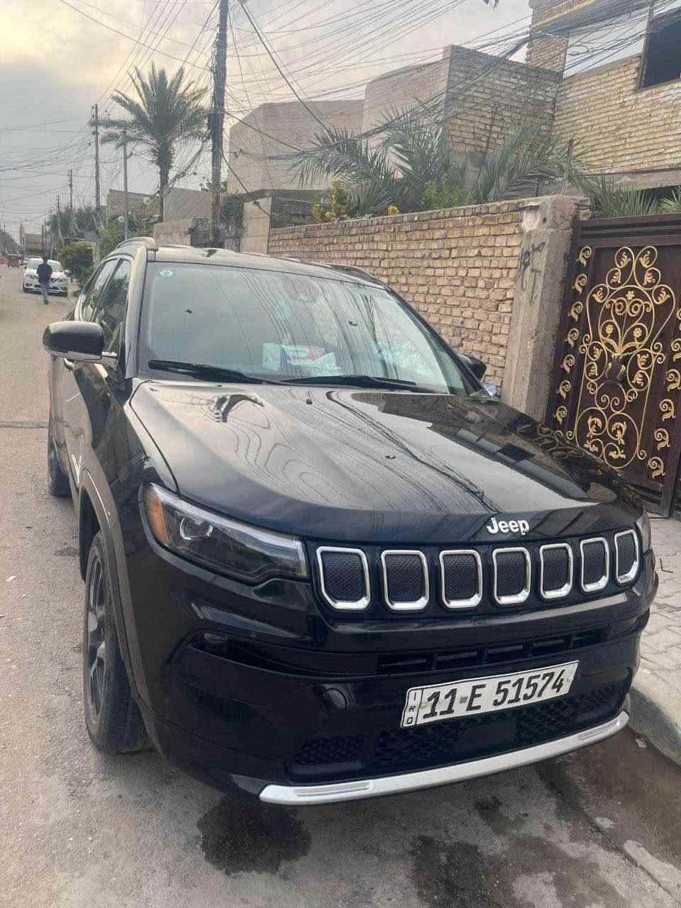 السلام عليكم 
جيب كومبرس موديل ٢٢ 
ماشيه 49 ميل قابل لزياده 
 رقم بغداد ب اسمي 

الضرر موضح بصوره مبدل باب خلفي اصلي مال وكاله 

المواصفات 

حجم المحرك 4 سلندر 2400

بصمه تشغيل وتفتيح 

تشغيل عن بعد 

تحكم ستيرن جهتين 

المقاعد جلد الاصلي 

تبريد قطتين 
شاشه حجم كبير 

كامره دواره

فور ويل 
تخم تاير جديد السياره خير من الله ترهم

سعرهه بالنقد 140$

ترهم قسط مقدمه اقل شي 100$

سعرهه بالقسط 190$ قفل 

للاستفسار ***********

مكاني بغداد شارع فلسطين 

السعر 125 

رقم *********** بغداد, العراق

