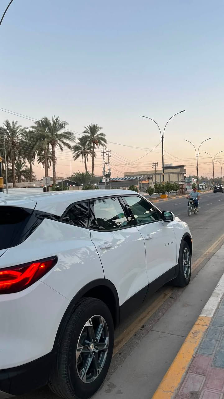 للبيع
بلايزر 2023 ⚪️ لون ابيض

‏Lt 2000 تيربو

السعر 178  ورقة كامل مرقم اربيل

✨ المواصفات:

🔹 دفع رباعي (4WD)

🔹 رادار تحذير أمامي

🔹 كرسي السائق كهرباء

🔹 كاميرا خلفية

🔹 مثبت سرعة

🔹 نظام تحديد المسار

🔹 تحكمات ستيرن

🔹 ماوس أنظمة القيادة

🔹 شاشة وسطية

🔹 هاند بريك كهرباء

🔹 تبريد خلفي قطعتين

🔹 منافذ شحن USB و Type-C

🔹 أربع أبواب بصمة

🔹 مانع انزلاق ABS

🔹 أوتو ستوب

ماشية 20 الف ميل فقط بعدها جديدة 

محرك 4 سلندر 2000 تيربو قوي واقتصادي

دفع رباعي سيارة فور ويل 

ضررها بسيط كلش طخة تقريباً جاملغ امامي تبديل وباب صبغ بدون بجم كبس

مكان كربلاء  للاتصال الرقم: ***********
