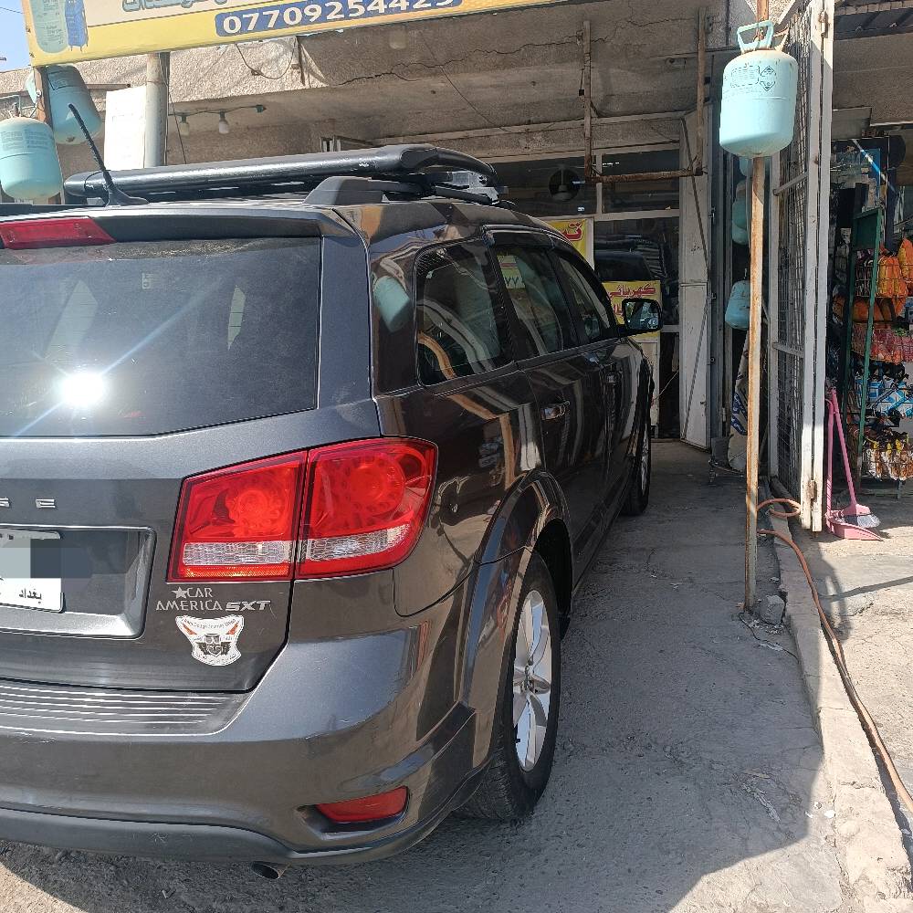 دوج جورني موديل 2014 محرك 2400بصمة تشغيل بصمة ابواب وجنطه تبريد ثلاثة قطع 7راكب اطارات جديده بطاريه جديده محرك وكير بحاله جيد جداً صدر جيد كهربائيات السياره بدون صبغ بدون حادث الحمدلله السعر المطلوب 11700قابل للتفاوض ان شاء الله مكان السيارة بغداد حي الخضراء السياره باسمي الاتصال على الرقم 
***********
***********
أبو عبدالله