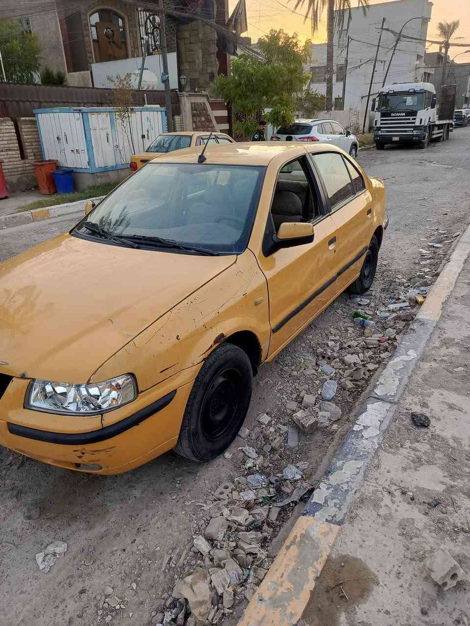 السلام عليكم سياره للبيع سمن 2011 عليها هيه 600الف والسعر 20 ورقه مكلف بال نشر رقم الهاتف ***********
