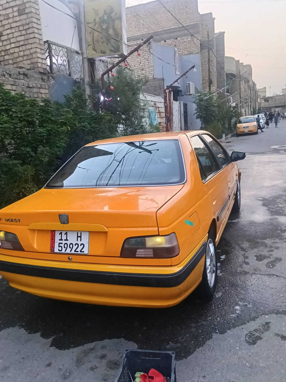 السلام عليكم 
بيجو بارص 2018 باسمي 
بيها طخه بجاملغ ممصلح ع وضعه
وبيها نص باب صبغ 
ومحرك مجفت انضف من المكفول 
مكان بغداد مدينه الصدر ام الكبر الغزلان 
رقم الهاتف ***********
السعر 55 ورقه
