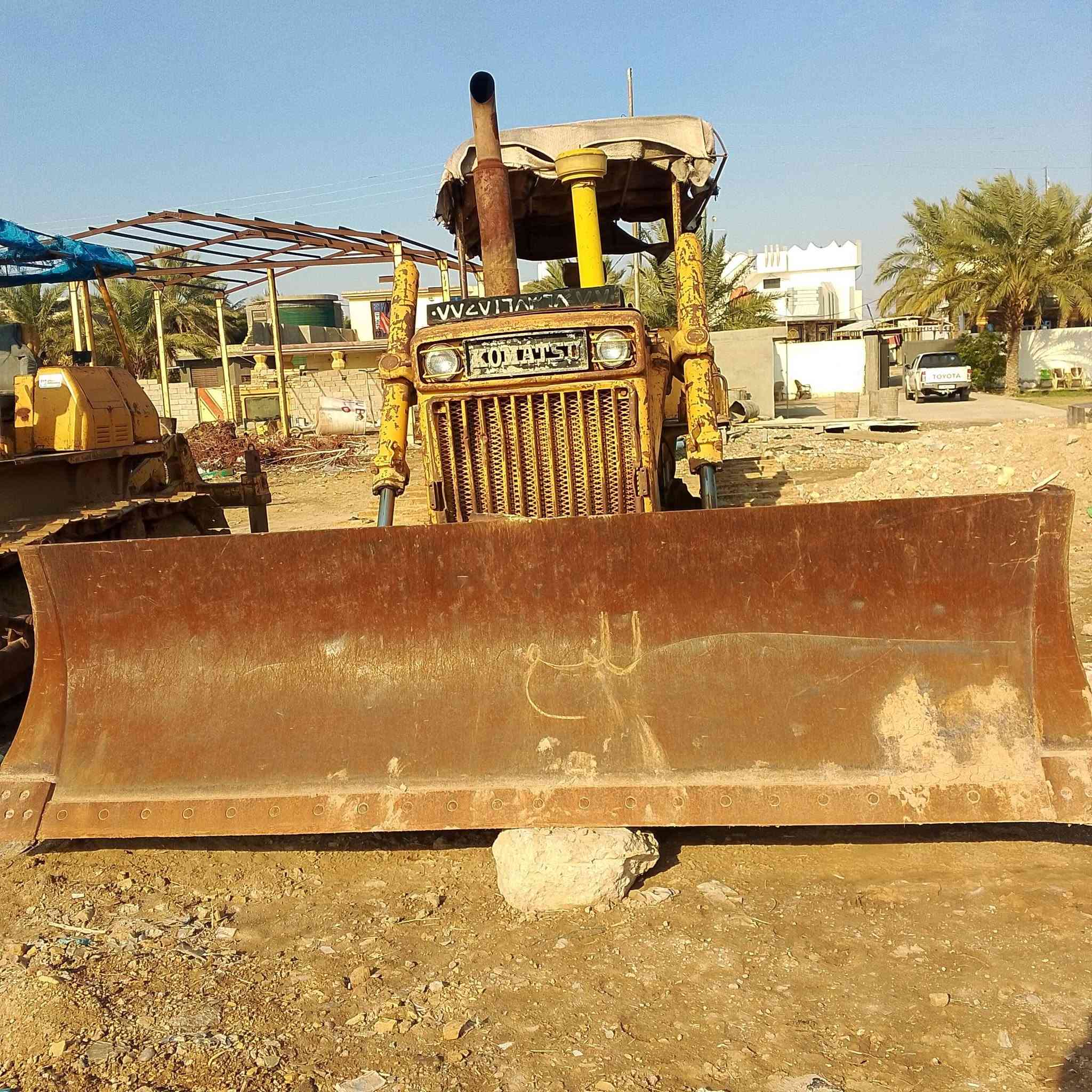للبيع كوماتسو رقم بغداد واسط قضاء العزيزيه/***********/***********
