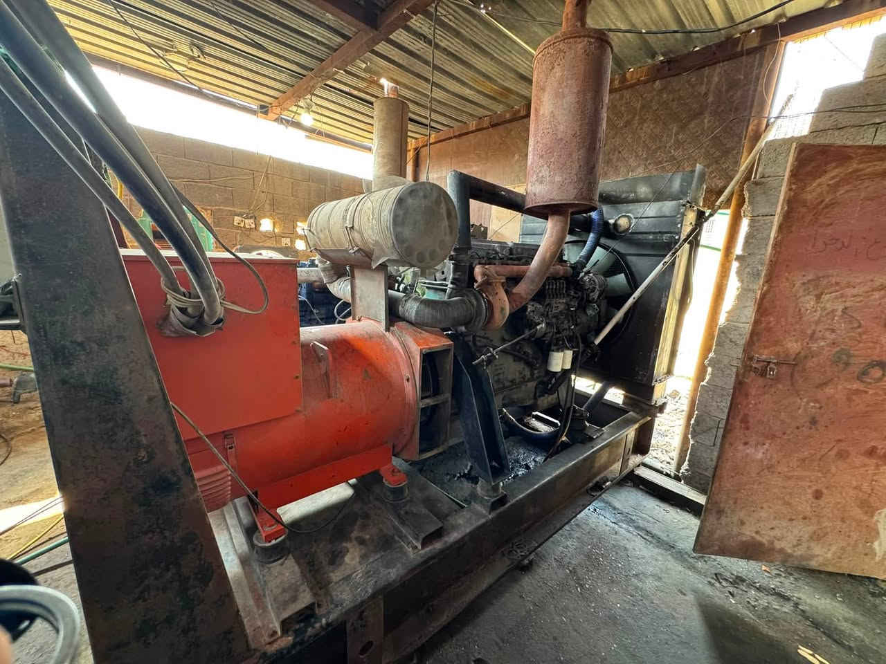 السلام عليكم موقع للبيع بي مولدات ٢سكانيا ١١٣وشتاير B13الشتاير جديده توني منصبه لا تبخير ولا تنقيص الحصه ٣٥٠المكان ذي قار رفاعي التفيج شارع ٣٠المكان قطعه طابو ايجار حمله خابط ٨٠٠ الاستفسار على هذه الرقم ‭***********‬
