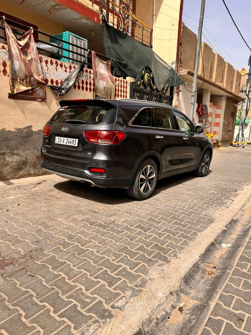 السلام عليكم 
سياره سورنتو موديل 19 
فول مواصفات عدا البنيراما حادثها دعاميتين فقط بدون دواخل   مع قطع صبغ قليل سونار موجود السعر 175 وبيها مجال وبيها بعد مواصفات  للتواصل الاتصال ب هذا الرقم *********** 
قابله للمراوس ب سياره سعرها اقل