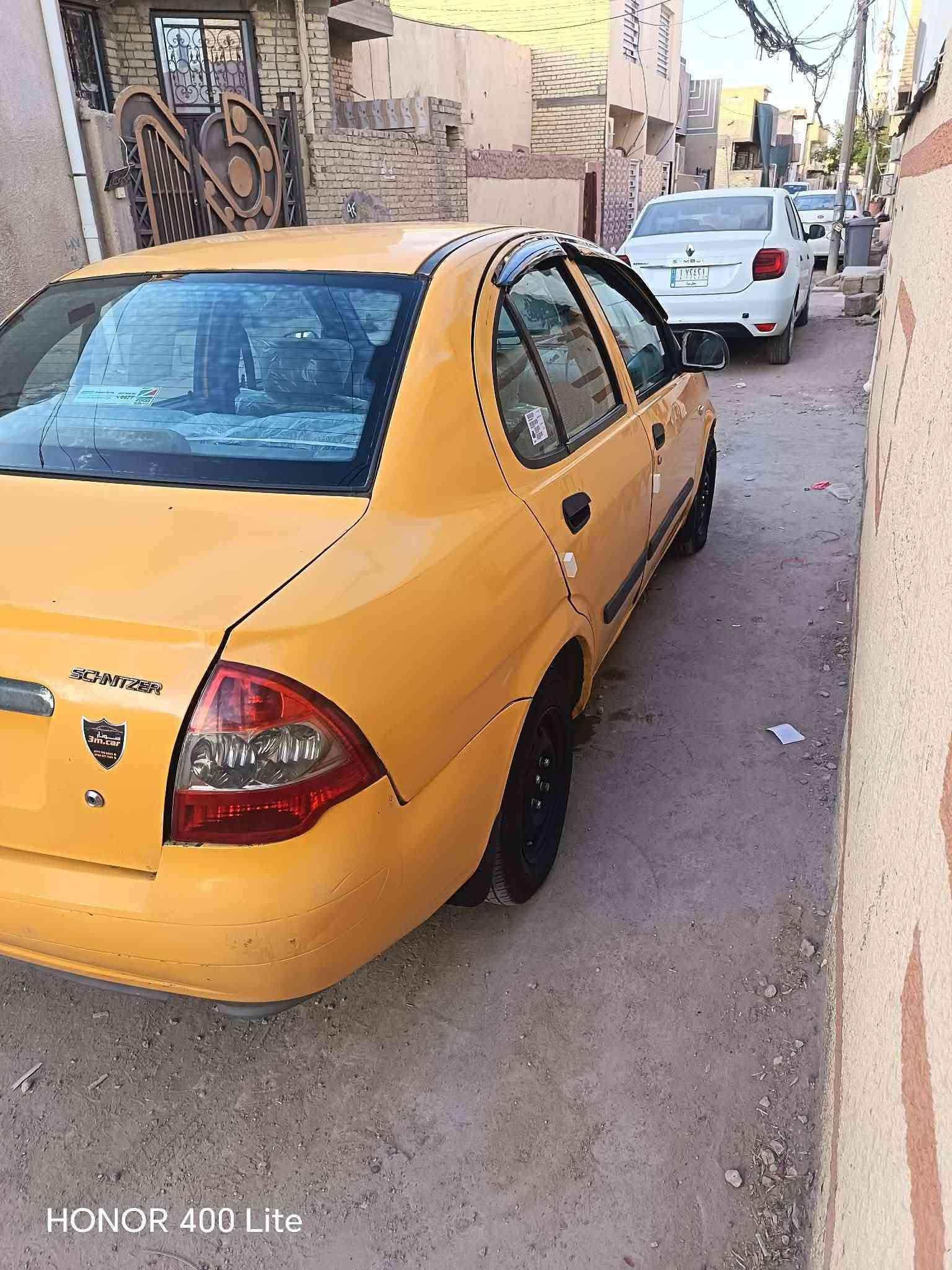 السلام عليكم طيبه للبيع موديل 15رقم بغداد سنويه جديد مصفرة هيه وغرامات تحويل مباشره  مكينه وكير وحداديه كله تمام سعرها 23ورقه مكاني كربلاء رقم التليفون ***********

نص مكتوب في الصور:
- HONOR 400 Lite