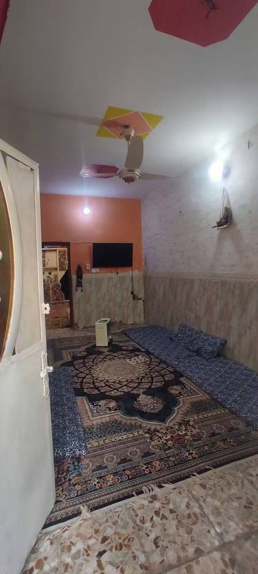 سلام عليكم توفر عندي بيت طابو زراعي سند 25 علطابو خلاني سند وكاله موجودات مساحه  100متر طابق واحد   جبها--- 4ونص. --ونزال23---- موقع البيت البلديات الضباط خلف الصحفيين قرب مدرسه زين القوس منطقه حي الامير منطقه كامله كل الخدمات مي مجاري كهرباء تبليط الاستفسار اكثر ***********--الرد واتساب ماسنجر
