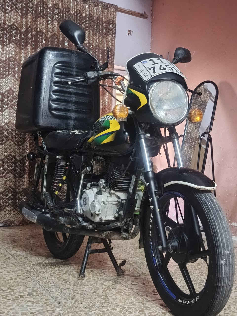 سلام عليكم بوكسر للبيع مديل 23رقم وسنويه بسمي دراجه جاهزه لشغل هيه وصندوكها بيها خيط بخار دراجه بكاني بغداد حي نصر سعر مليونين وبيها مجال شراي يتصل ***********
