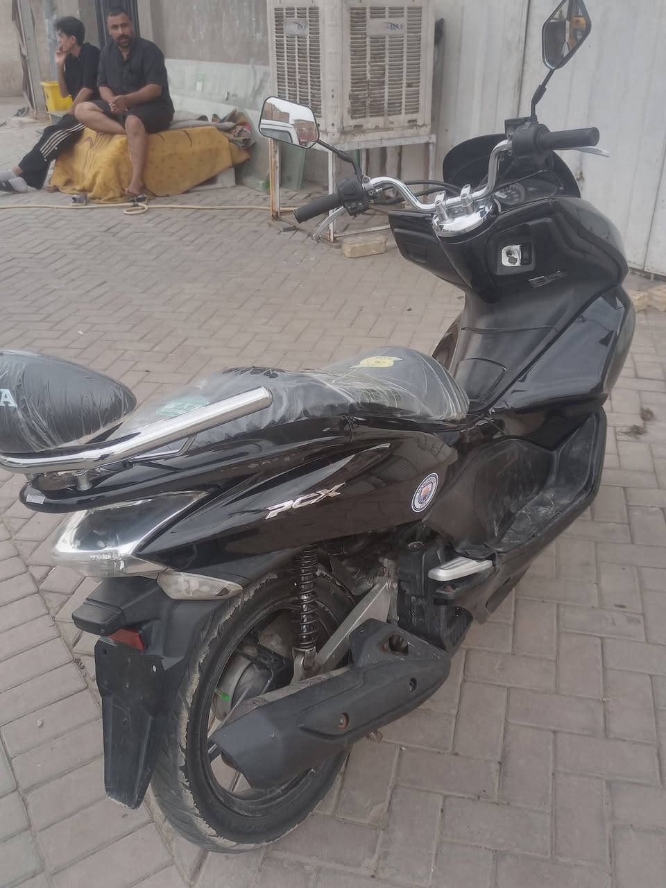 بيسي اکس • اسود • مكنيه مكفوله