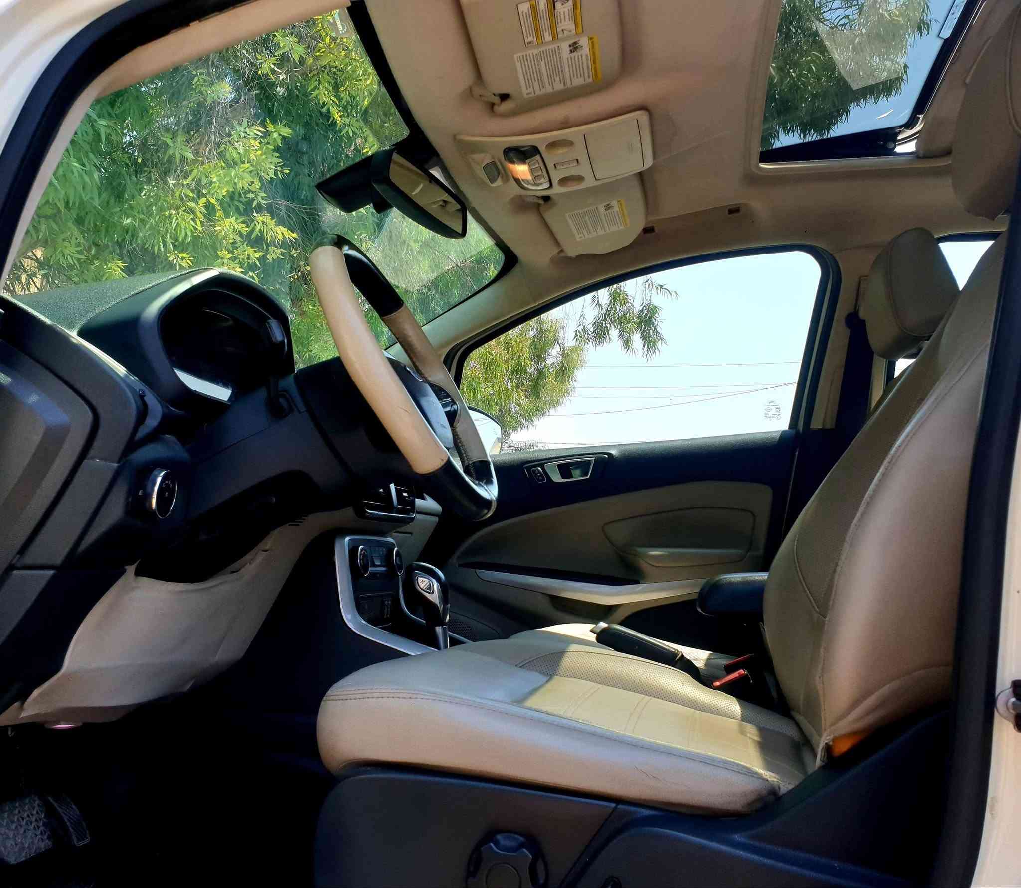 FORD eco sport ــ TITANIUM 
مودیل 2019
المسافة المقطوعة 90 mile ـ ماوەی ڕۆیشتن
مواصفات TITANIUM فول فول
سقف بانوراما
2 قطعة صبغ بدون دواخل (جاملغ امامی  + بونیت)
ایرباگ ستیرن و برده سیستم 
محرک 4 سلندر ، مامفتوح بشرط
دبل اکسل AWD
کامیرا و شاشە كبیرة
بصمة تشغيل
مقاعد جلد و کهربائي و خزن
مقاعد امامیة هیتر
ستیرن هیتر
سماعات نظام sony
کود بالباب
تحکمات ستیرن فول
شفتات بالستیرن
لایت اوتو
لایتات فول LED 
کیر ـ محرک ـ تبرید ـ تحویل بشرط
علیها غرامە ۱.٤۰۰.۰۰۰ الف دینار مرجوعة
سعر : 95 ورقە و مجال قلیل
مکان السیارە : اربیل
***********
واتساب + فایبر
