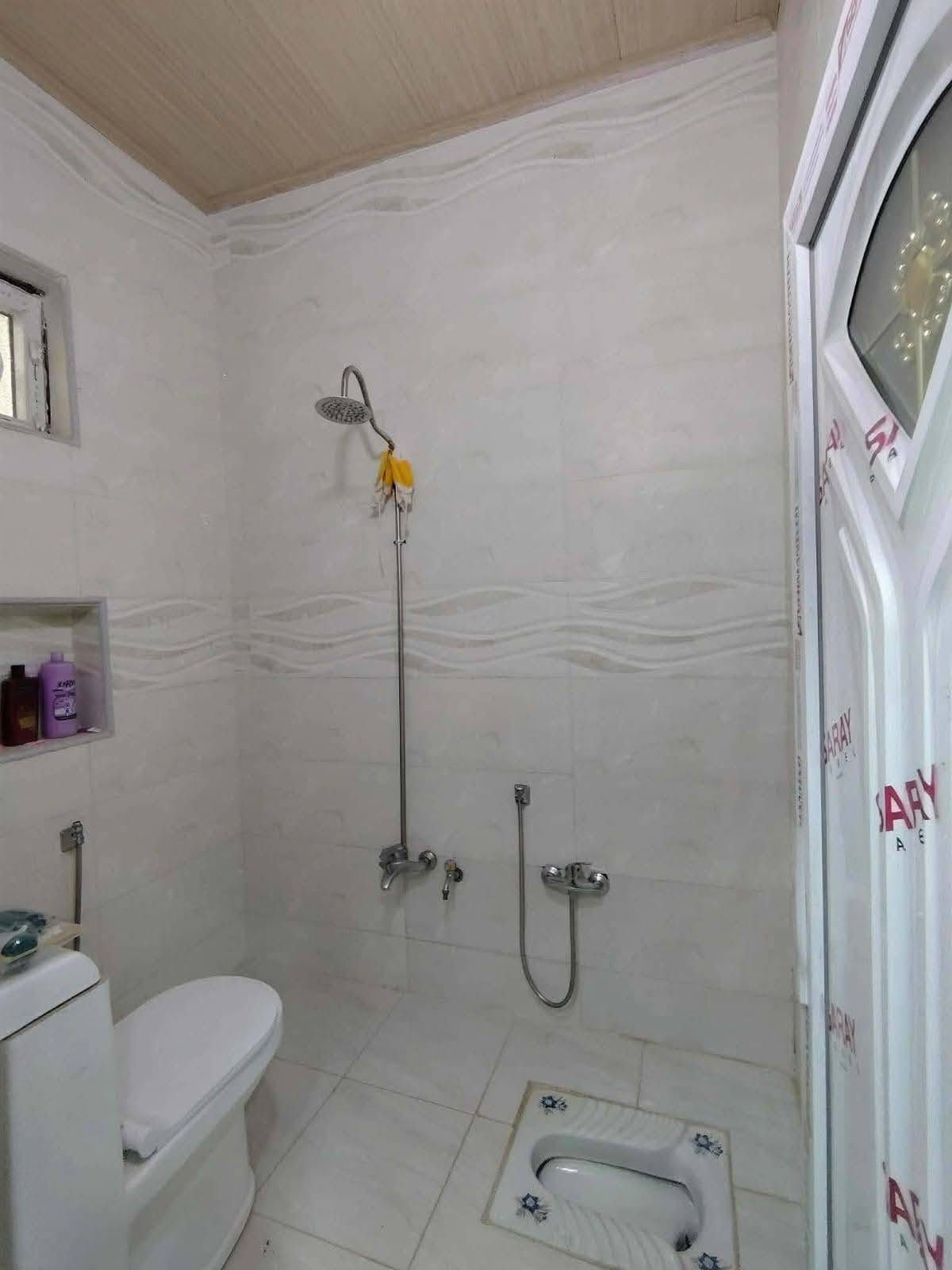 🏡دار للبيع🏡مكتب النجف عمود 282
المساحة:200 متر مربع
عدد الطوابق:طابقين
نوع السند:#طابو_زراعي_سند_٢٥_أقرار

تفاصيل الطابق الأول:
غرفتين
صالة
مطبخ 
صحيات عدد 2
استقبال
كراج كبير/مكشوفه 2

تفاصيل الطابق الثاني:
غرفتين + سويتات (كل غرفة بحمام)
صالة
سطح
مطبخ شتايكر

الميزات:
ماء
كهرباء
قريب من: سوق/مدارس/تبليط #عرض_20

الموقع:🏡 (#توجد_جميع_المساحات)
نجف/شارع الصب عمود 282
شارع جسر الشهداء
 #ملاحضه_يبعد_عن_الجسر90متر
