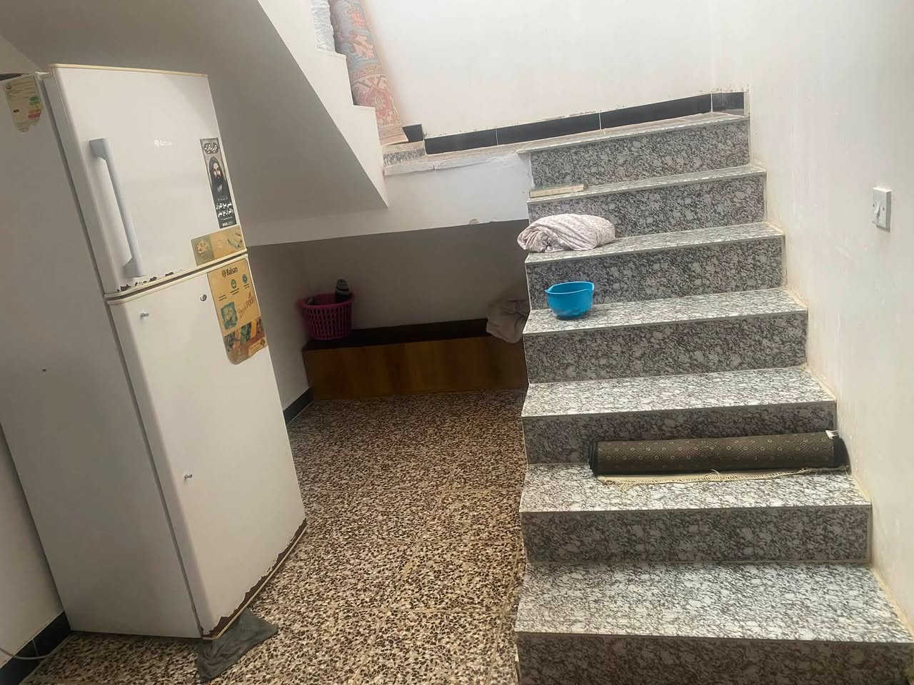 للبيع فقط 125 متر مربعه واجهه 10 في 12,50 
طابق واحد كامل غرفتين و صاله و مطبخ و استقبال و صحيات 2 رقم القطعه 12339ظباط سند باسمنه تحويل مباشر للاستفسار ***********
