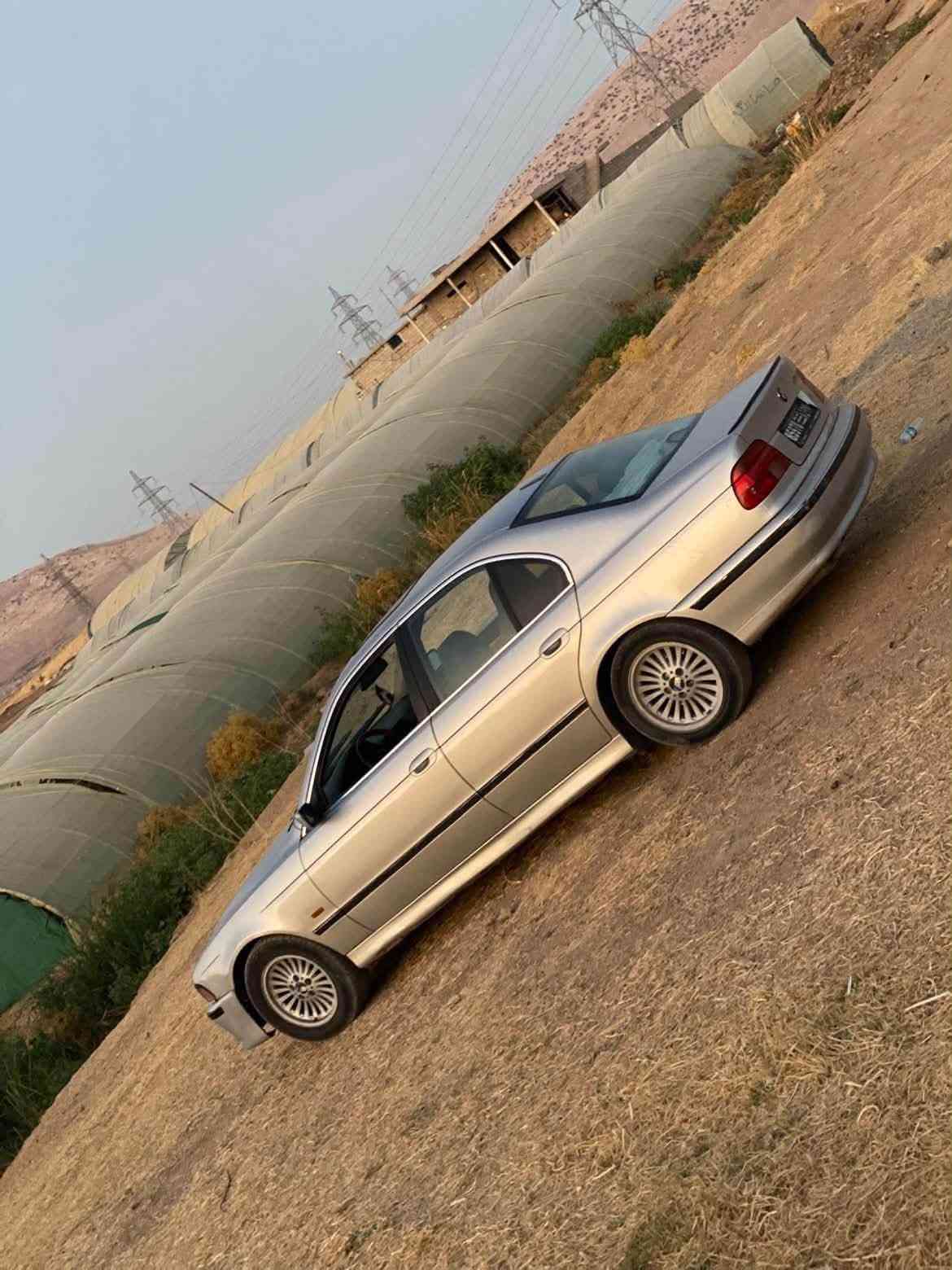 BMW E39 (سەقەر) 530 - بۆ فرۆشتن 🚀🔥
ئۆتۆمبێلێکی زۆر خاوێن و توندوتۆڵ، تایبەت بۆ ئاشقانی گێر عادی و هێز!  
 مۆدێل: 530i  
 گێر: عادی () 🕹️
 ڕەنگ: زیوی (Silver)  
 : بێ سڵاید
 بێدەعام (بە شەرت) ❌💥  
 مەکینە و گێر و تەقە و ڕەقە بە شەرت، بێ کێشە   
 ناوەوە و دەرەوەی زۆر خاوێنە.  
📍 شوێن: تەکیە
💰سعر: ٤٠وەرەقه(,40)
📞 ژمارەی پەیوەندی: ***********به س وه تسئاب
