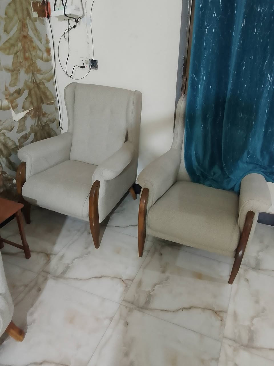 للبيع بمليون و50جديد ماصار هواي من اخذته 
10مقاعد ***********
