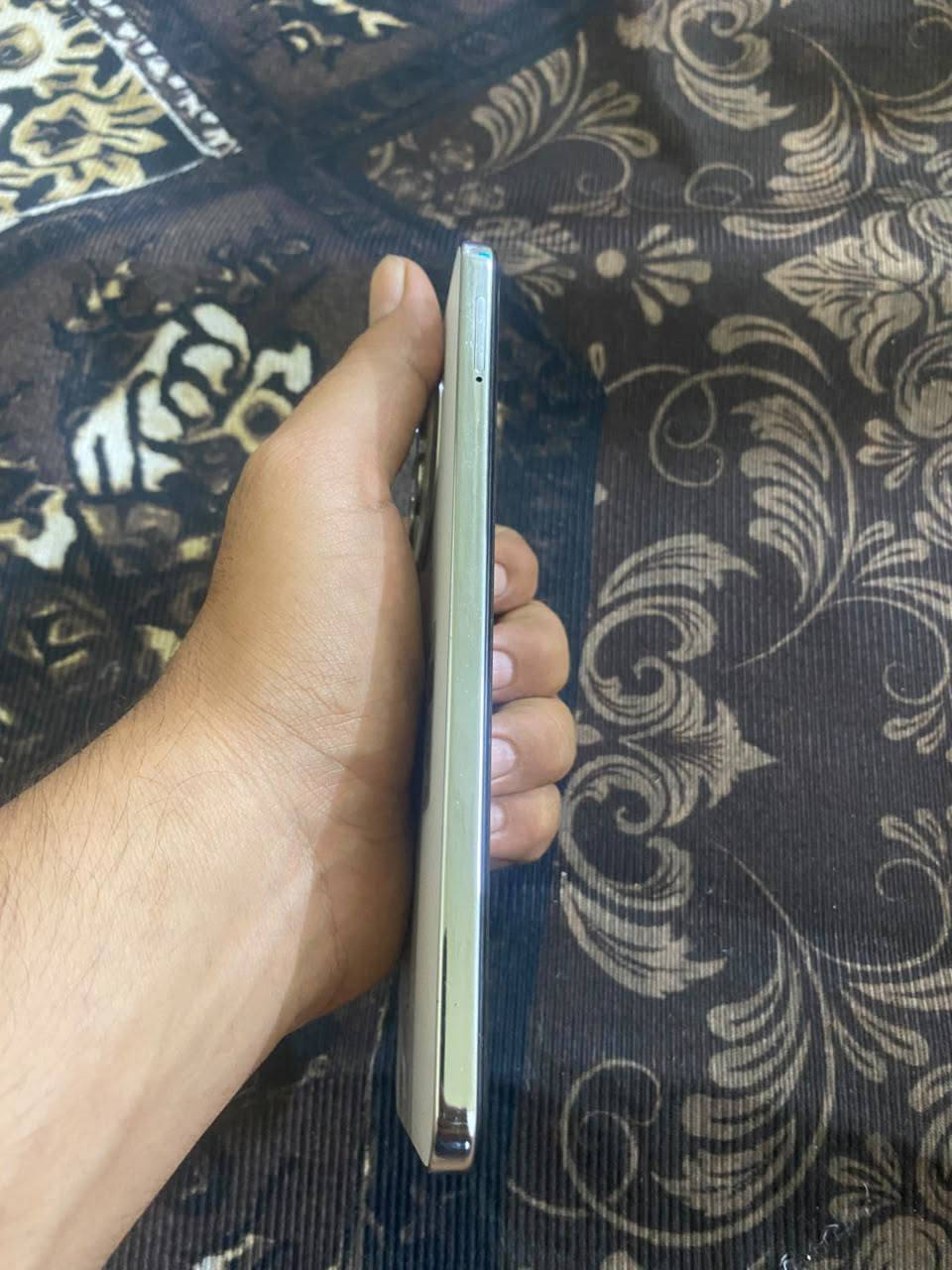 السلام عليكم
📱 للبيع: Tecno Spark 30 Pro

🔹 الموديل: Spark 30 Pro – KL7
🔹 الشاشة: AMOLED قياس 6.78 إنچ
🔹 التحديث: 120Hz
🔹 الدقة: 1080 × 2436 FHD+
🔹 المعالج: MediaTek Helio G100
🔹 الرام: 8GB + 8GB رام افتراضي
🔹 الذاكرة: 256GB
🔹 الكاميرا الخلفية: 108MP
🔹 الكاميرا الأمامية: 13MP
🔹 البطارية: 5000mAh
🔹 الشحن السريع: 33W
🔹 البصمة: داخل الشاشة
🔹 الصوت: ستيريو مزدوج + Dolby Atmos
🔹 الشبكات: 4G / 4.5G
🔹 شريحتين Nano SIM
🔹 Type-C + OTG
🔹 NFC موجود
🔹 IR للتحكم بالأجهزة موجود
🔹 مقاومة غبار ورذاذ ماء IP54
🔹 النظام: Android 14 / HiOS 14
🔹 يدعم Wi-Fi وBluetooth 5.3 وGPS
🔹 منفذ سماعات 3.5mm

📦 الجهاز [ نظيف/كالجديد]

📦 الملحقات: [كرتون + شاحن 

💰 السعر: [200 الف]
📍 المكان: بغداد حي لعلام

