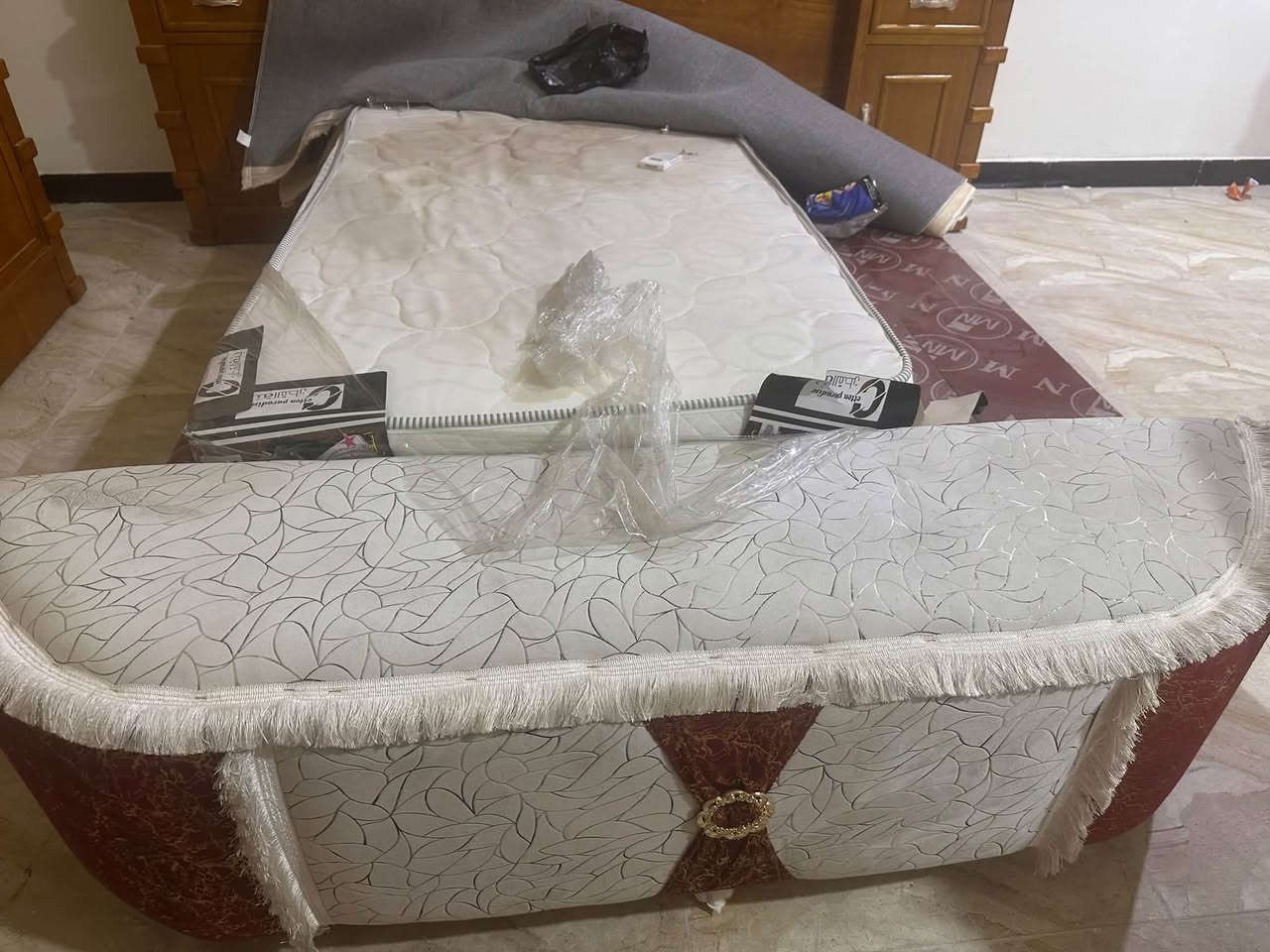 غرفه للبيع غير مستخدمه تفاصيل اكثر شراي ***********
او خاص
