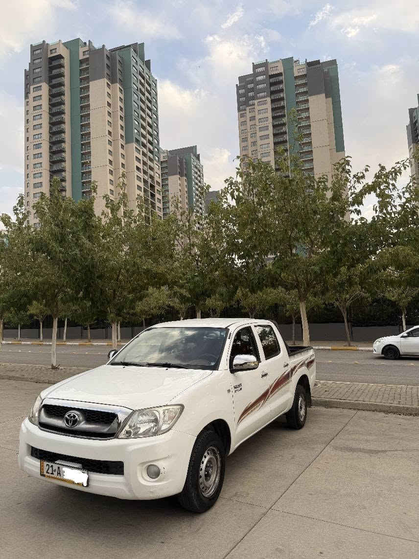 مه رزيه ٢٠١١ ناو سور سيد نەهرو
بێ بۆياخ
كه مێك ساردى هەيه
گێڕ ومه كينه به شه رت
مه كينه نه كراوەته وه
سەنەوى تا ٢٠٢٨ تازەيه
٢٠٠هه زار ڕۆشتووه
سه يارەكه زۆر پاكو خاوێنه
١٧٥ معامه له يه كى كه م
*********** السليمانية, العراق

